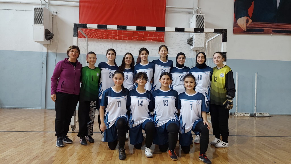 ANKARA OKULLAR ARASI FUTSAL YILDIZ KIZ TURNUVASINDA İLK GALİBİYET